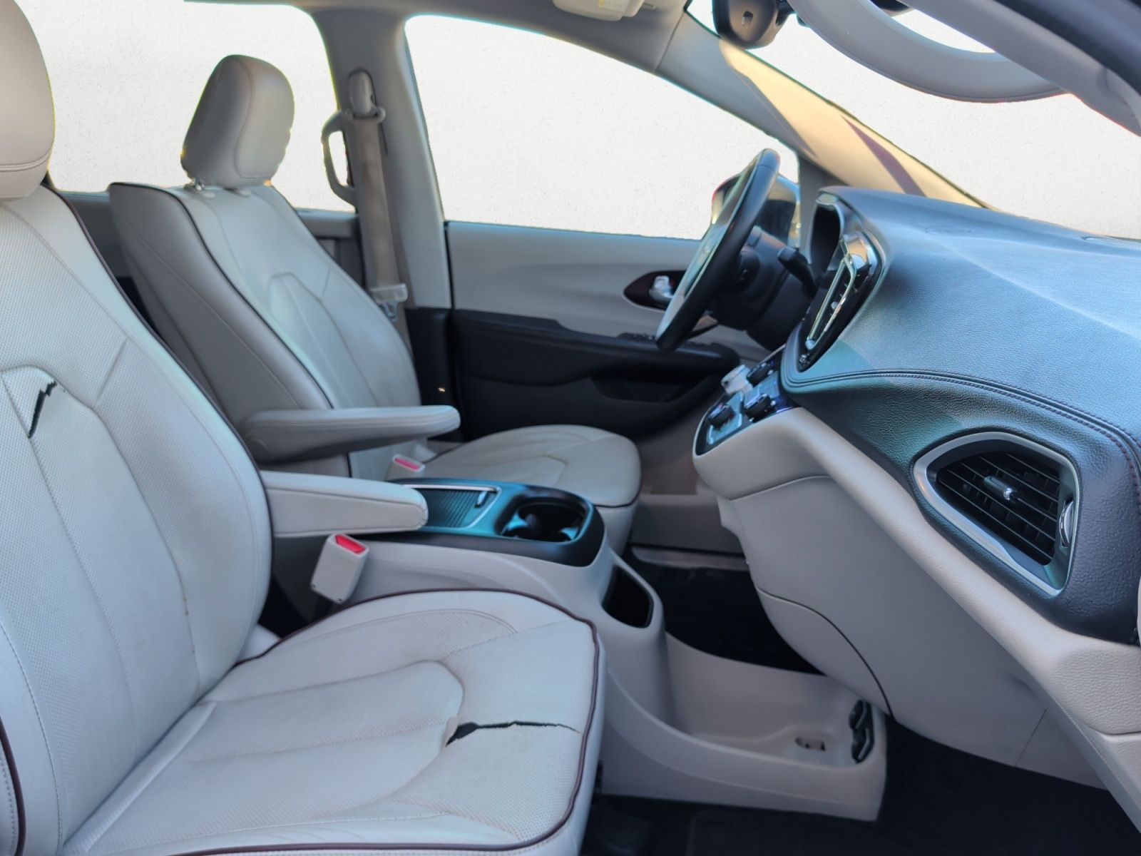Used 2017 Chrysler Pacifica - photo 17
