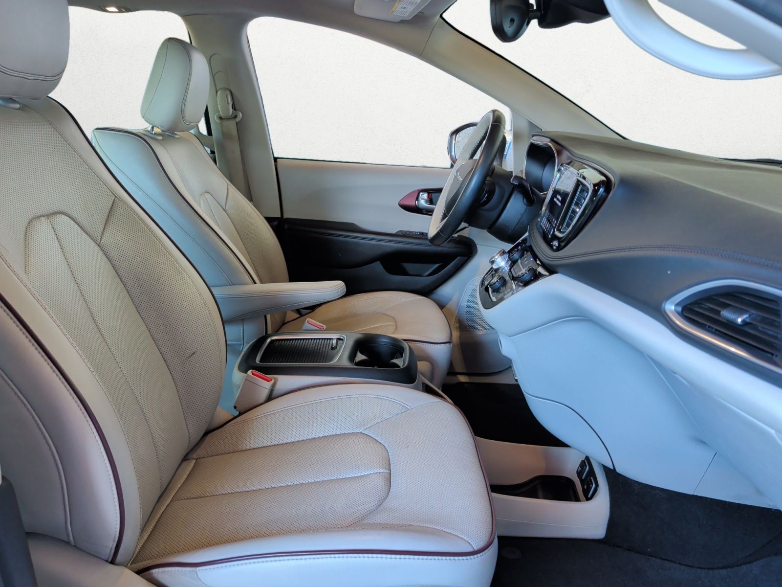 Used 2018 Chrysler Pacifica - photo 17