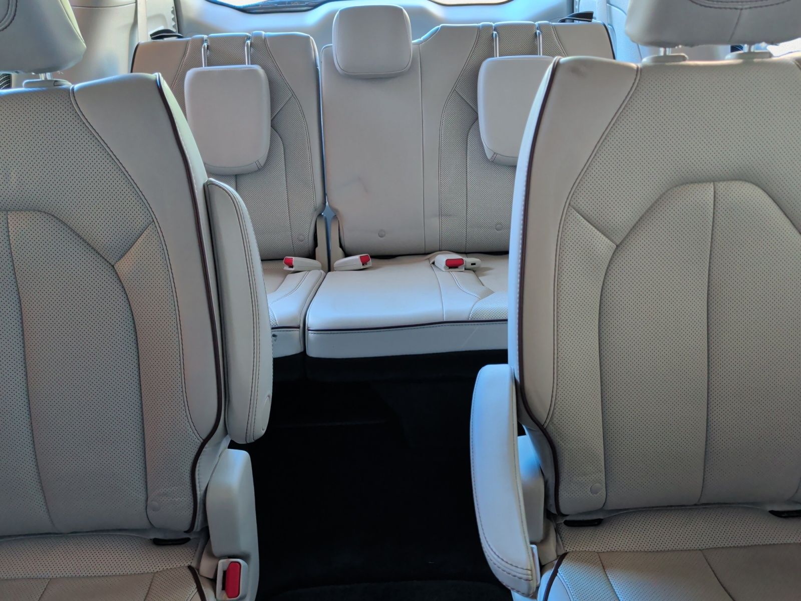 Used 2018 Chrysler Pacifica - photo 23