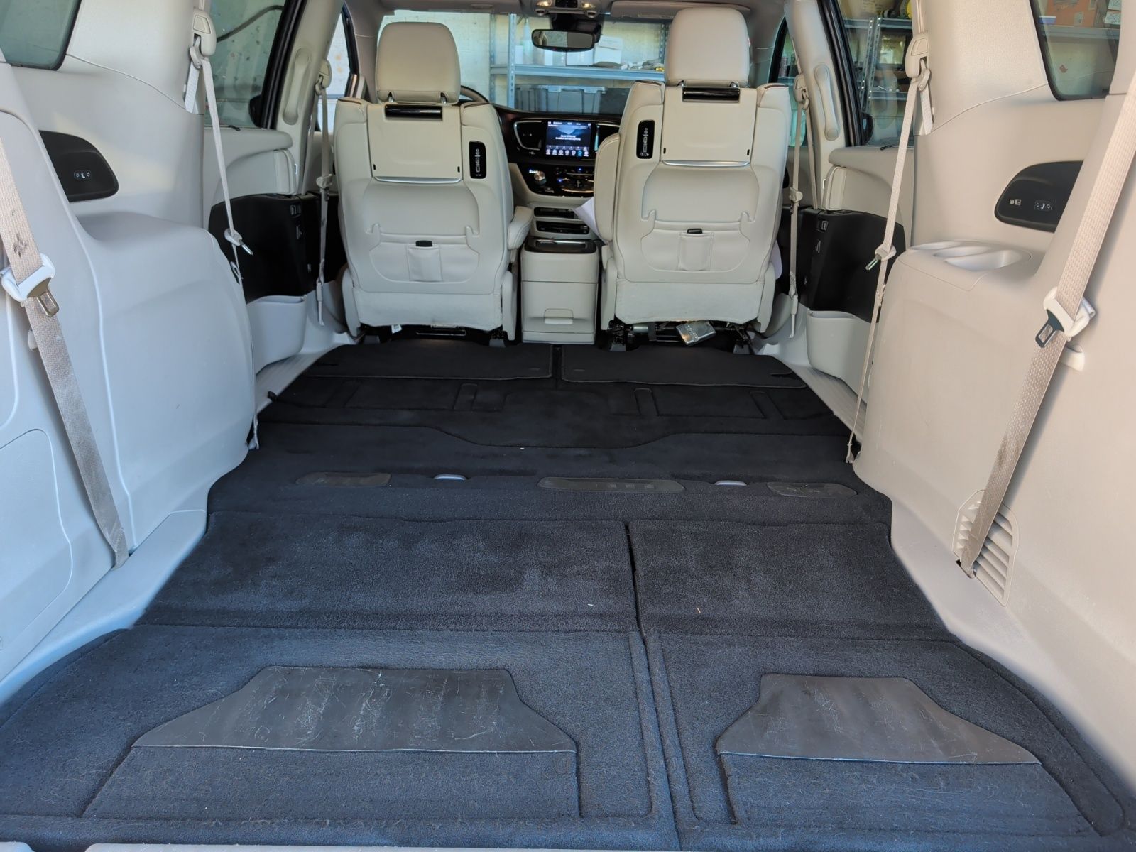 Used 2018 Chrysler Pacifica - photo 24