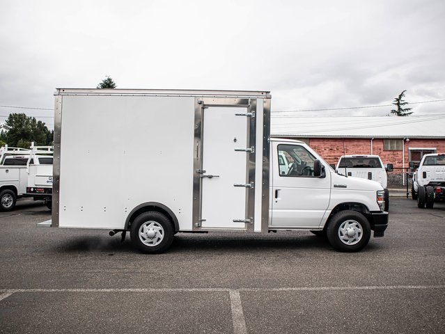 Used 2023 Ford E-350 - photo 5