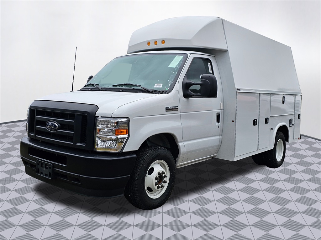 New 2024 Ford E-350 - photo 6