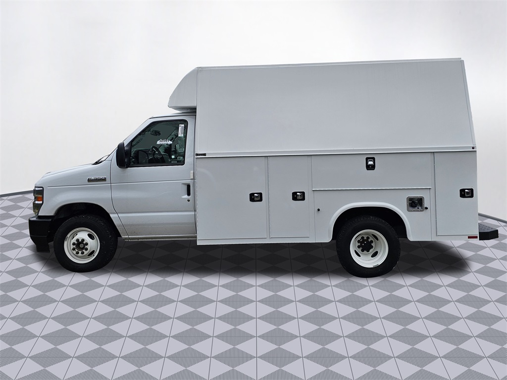 New 2024 Ford E-350 - photo 7