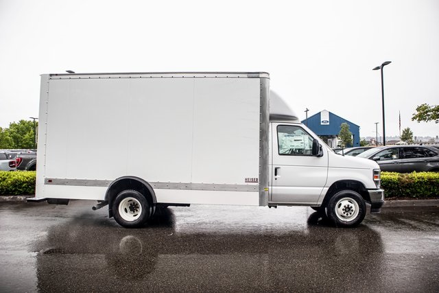 New 2024 Ford E-450 - photo 29