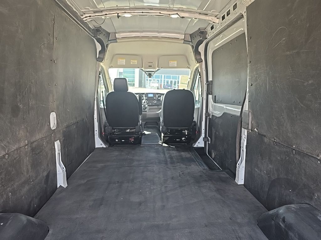 Used 2023 Ford Transit 250 - photo 2