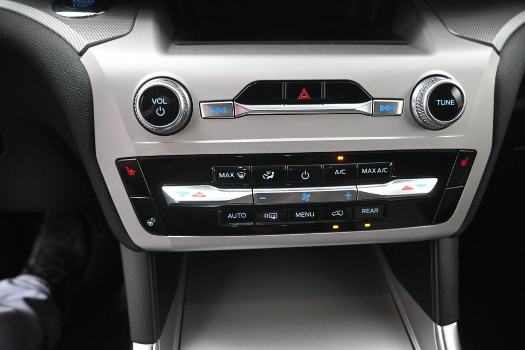 Used 2024 Ford Explorer - photo 13