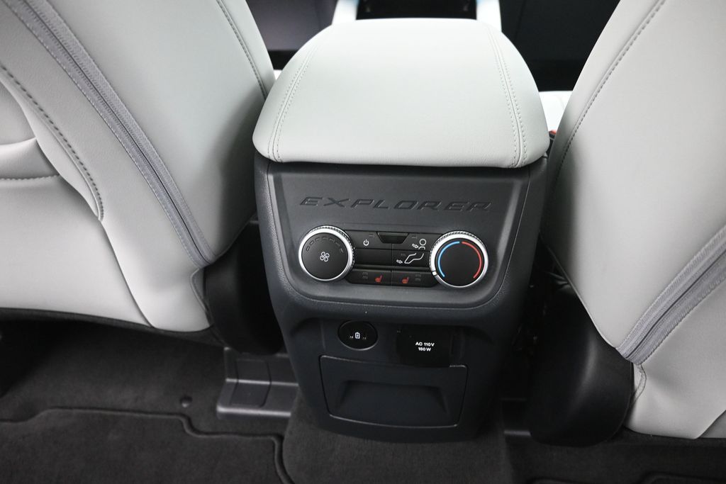 Used 2025 Ford Explorer - photo 18