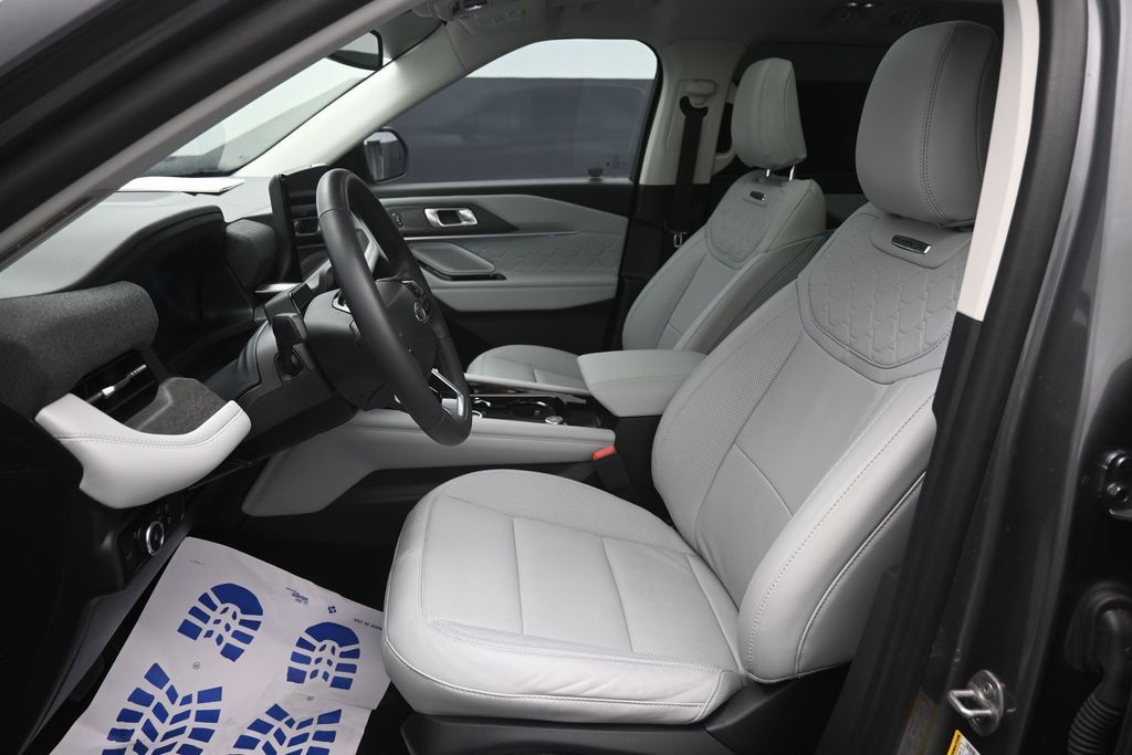 Used 2025 Ford Explorer - photo 20