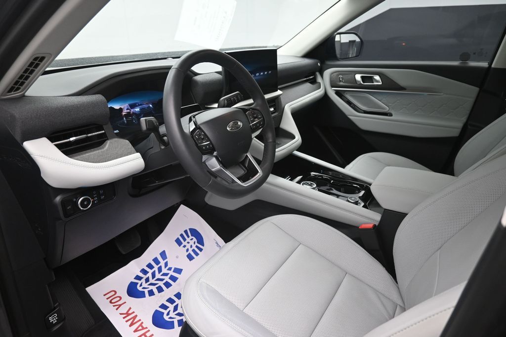 Used 2025 Ford Explorer - photo 21