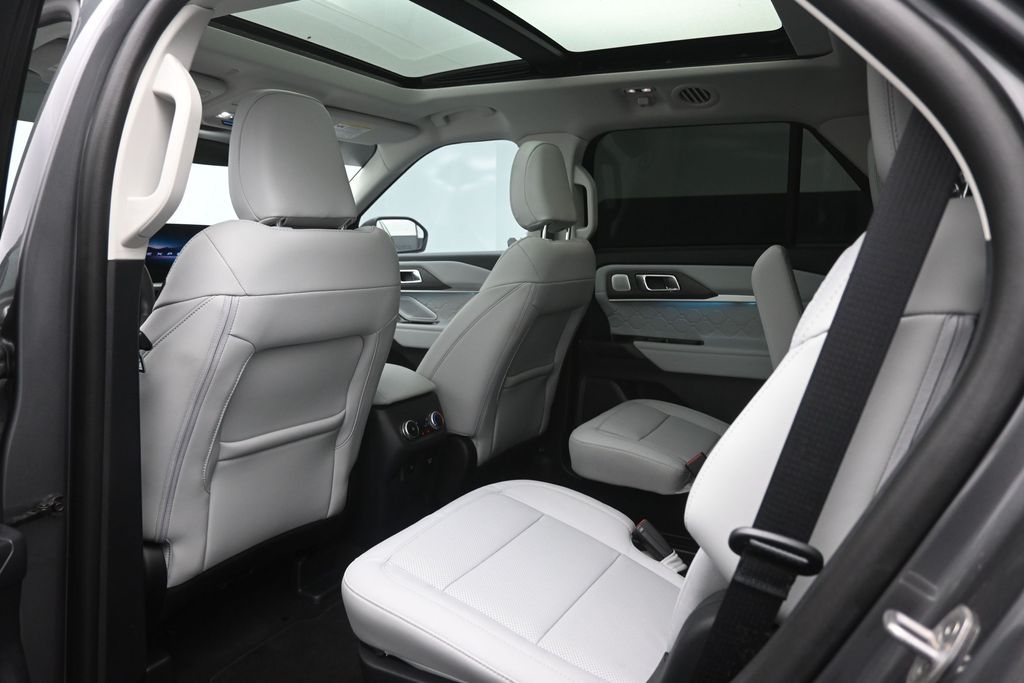 Used 2025 Ford Explorer - photo 25
