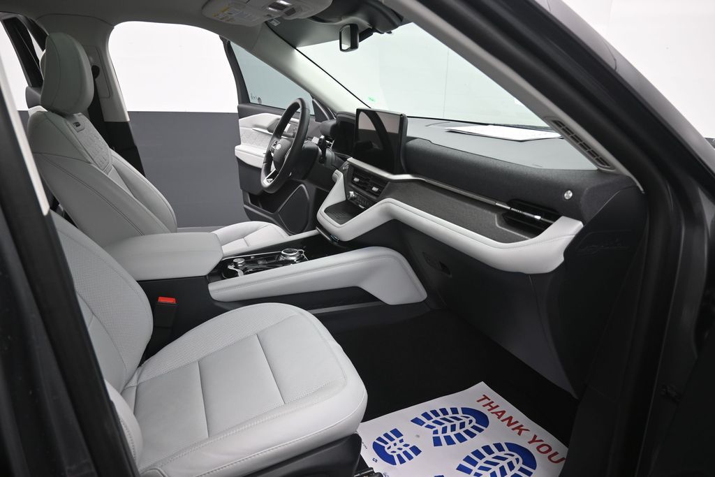 Used 2025 Ford Explorer - photo 26
