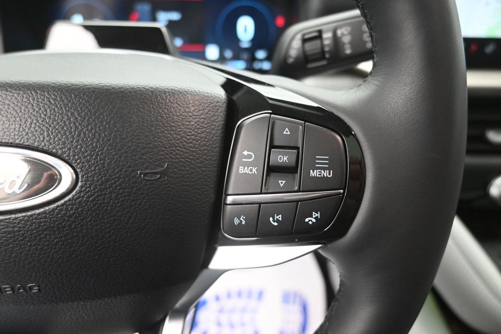 Used 2025 Ford Explorer - photo 29