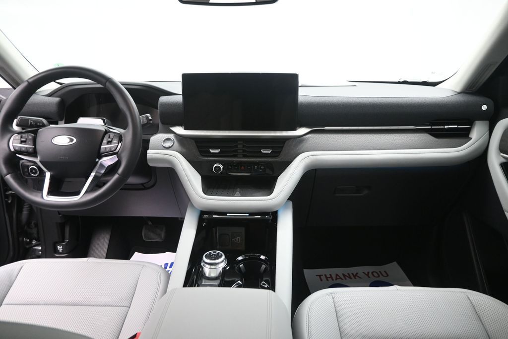 Used 2025 Ford Explorer - photo 30