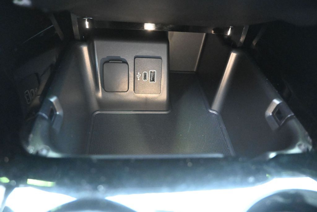 Used 2025 Ford Explorer - photo 32