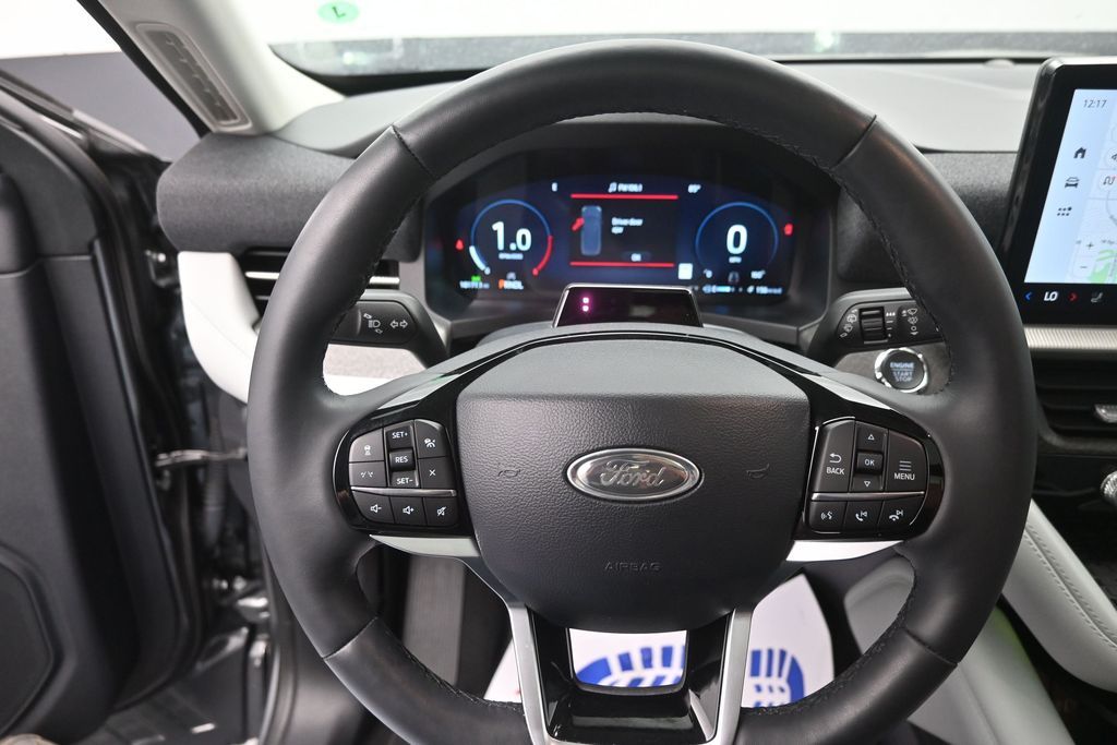 Used 2025 Ford Explorer - photo 9