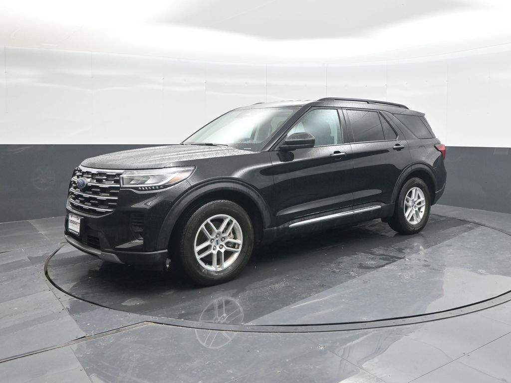 Used 2025 Ford Explorer - photo 1