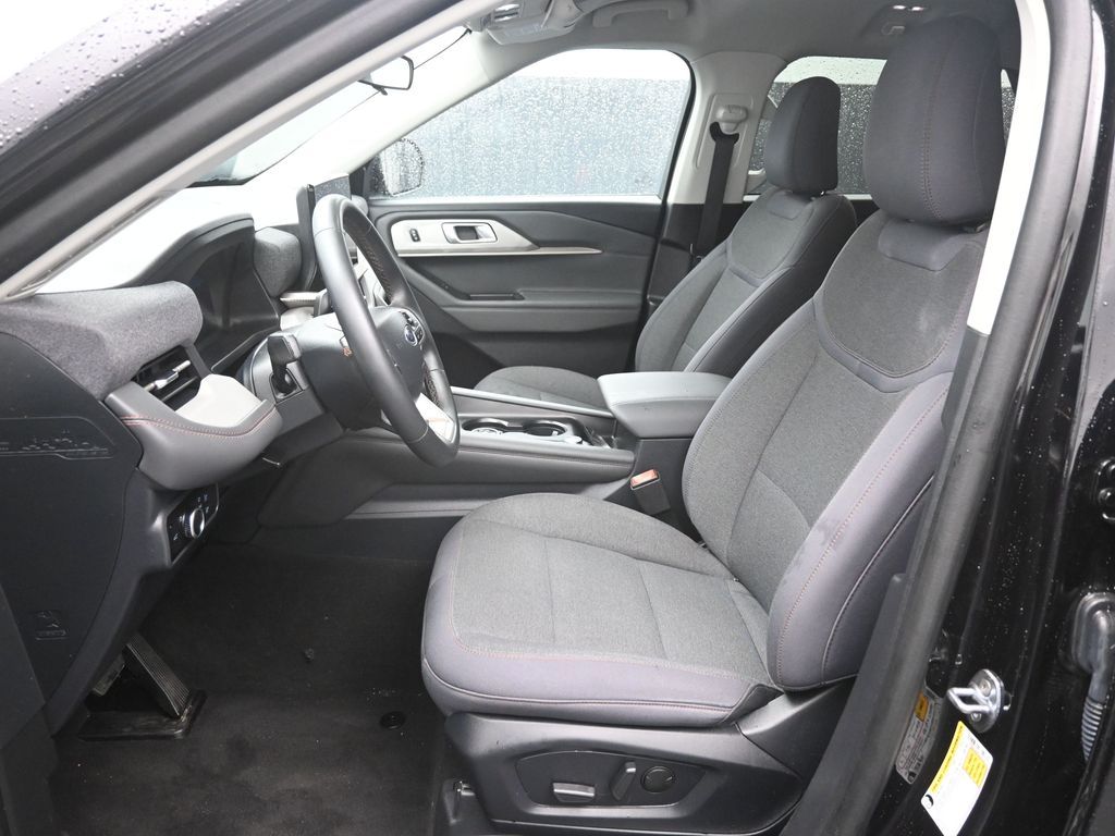 Used 2025 Ford Explorer - photo 20
