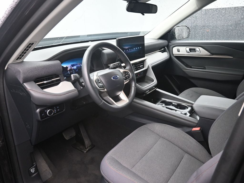 Used 2025 Ford Explorer - photo 21