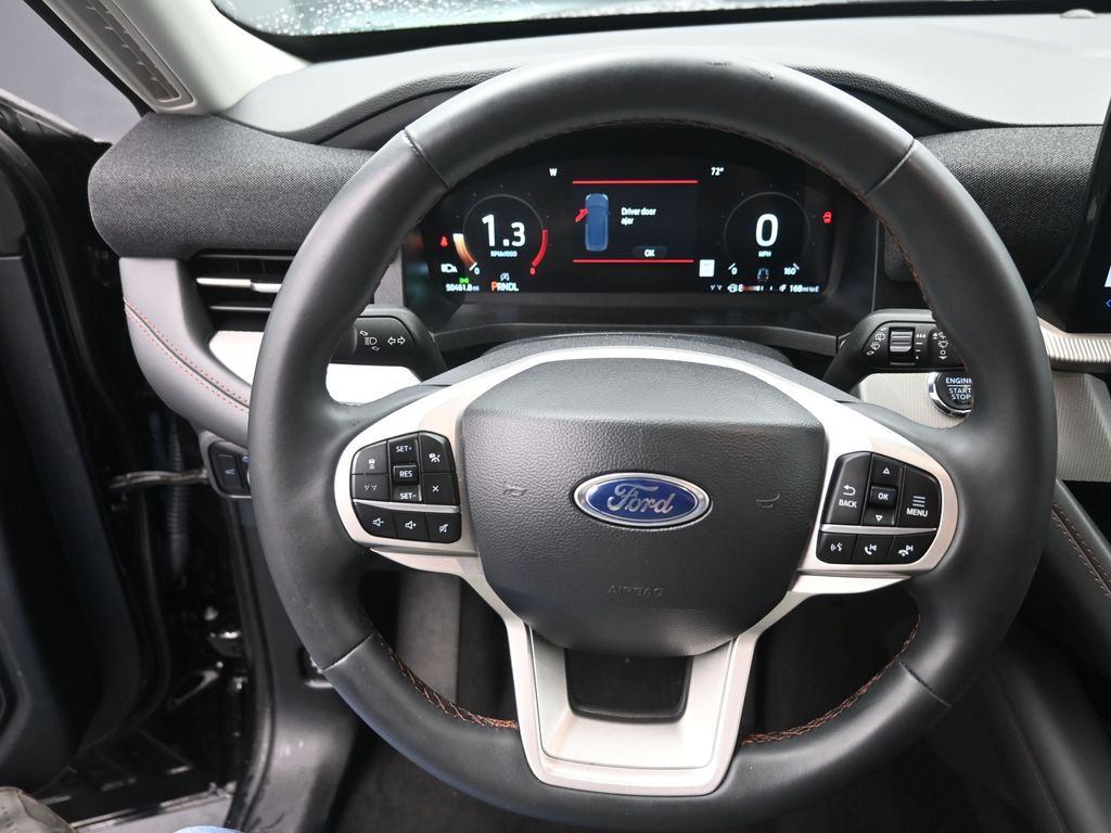 Used 2025 Ford Explorer - photo 32
