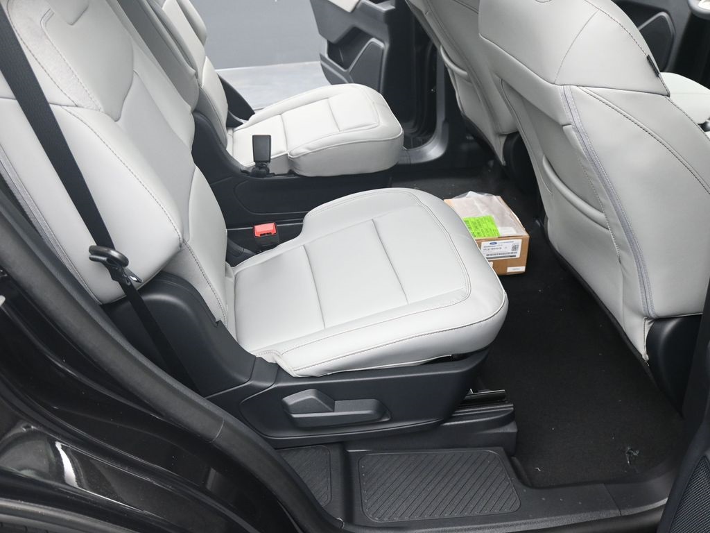 New 2026 Ford Explorer - photo 5