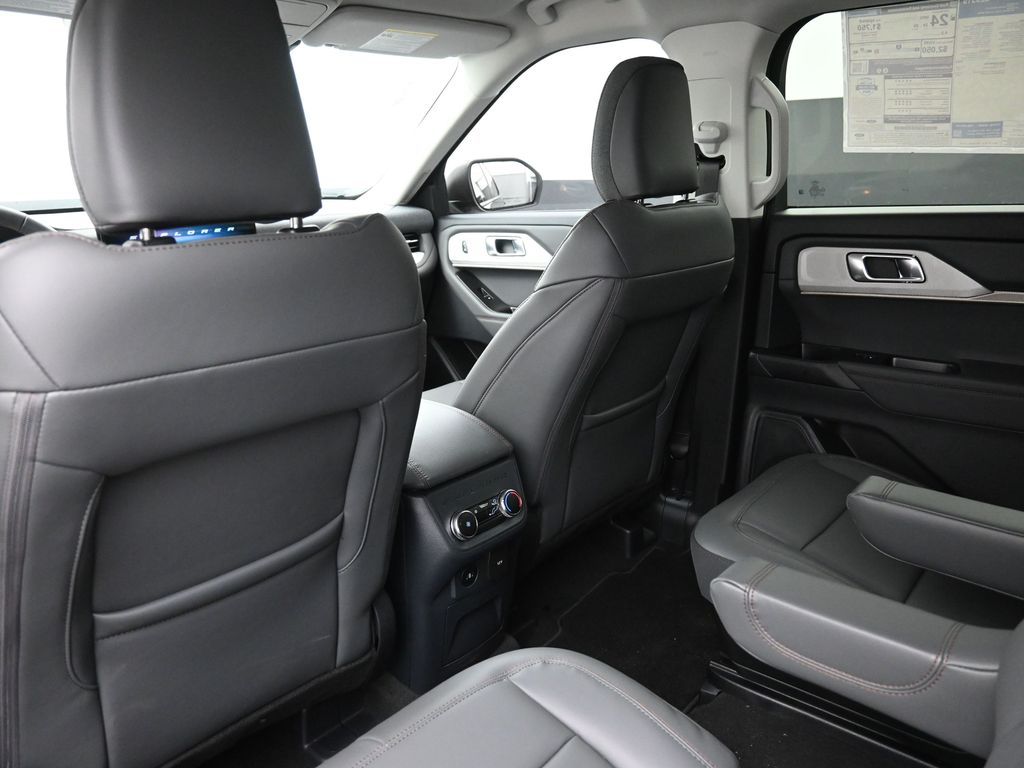 New 2026 Ford Explorer - photo 5