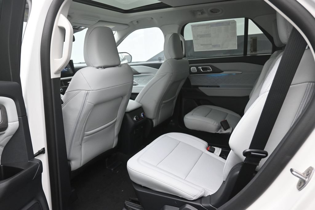New 2026 Ford Explorer - photo 2