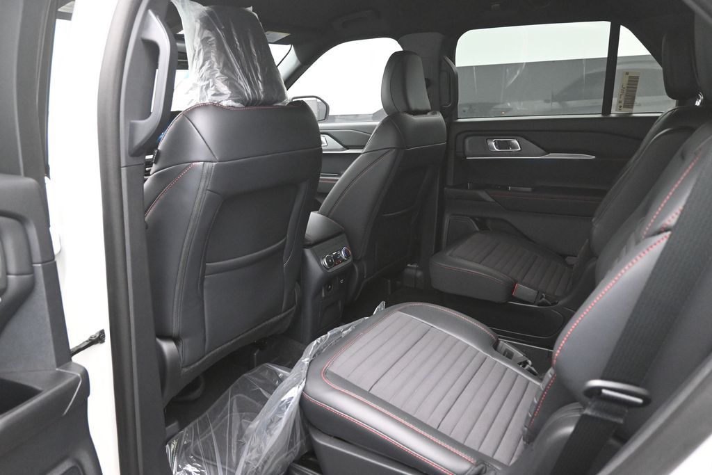 New 2026 Ford Explorer - photo 2