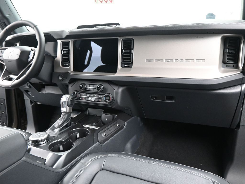New 2026 Ford Bronco - photo 8