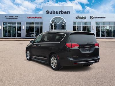 2017 Chrysler Pacifica FWD Minivan for sale #HR665216A - photo 2