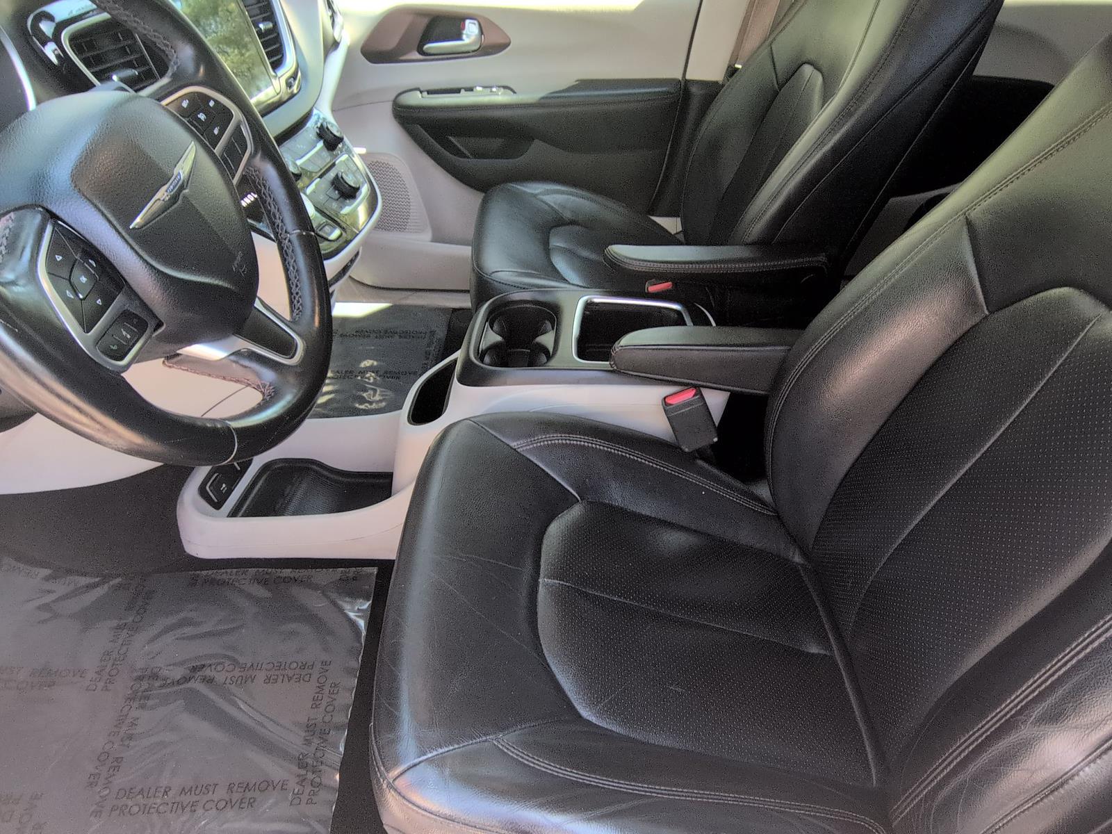 Used 2018 Chrysler Pacifica - photo 19