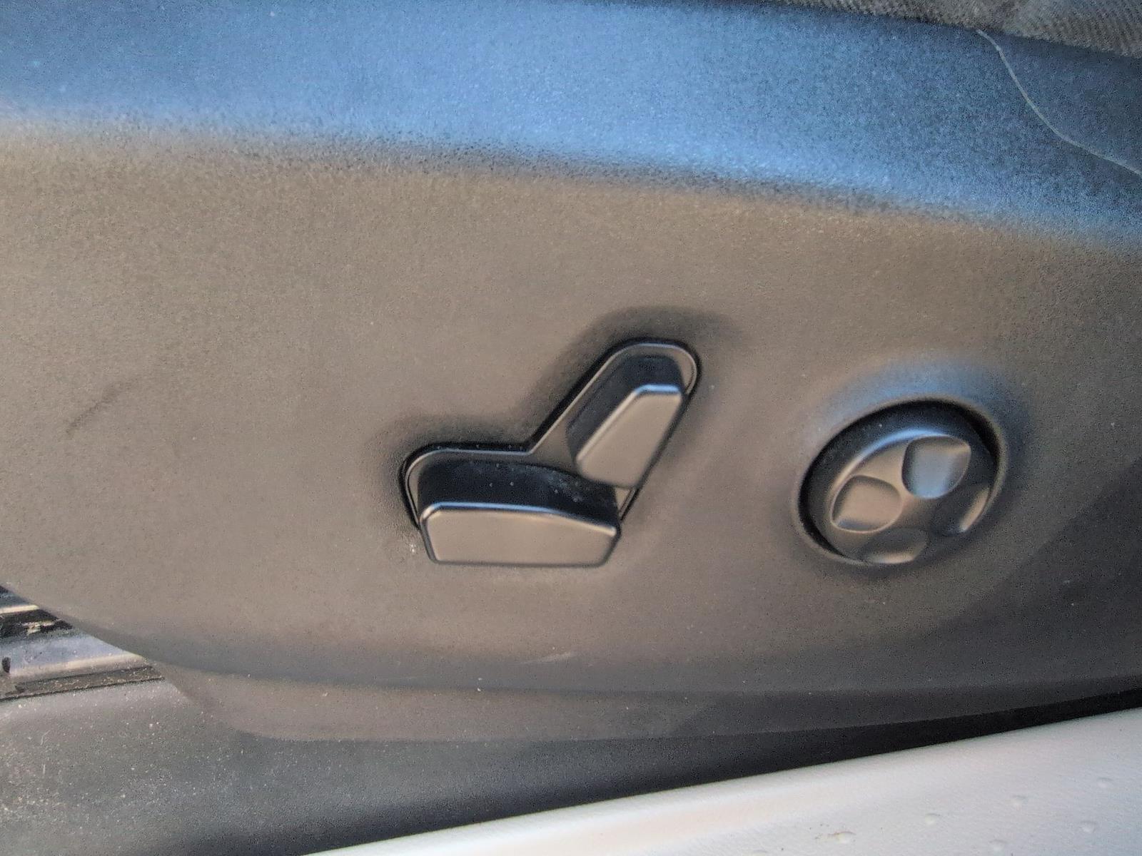 Used 2018 Chrysler Pacifica - photo 20