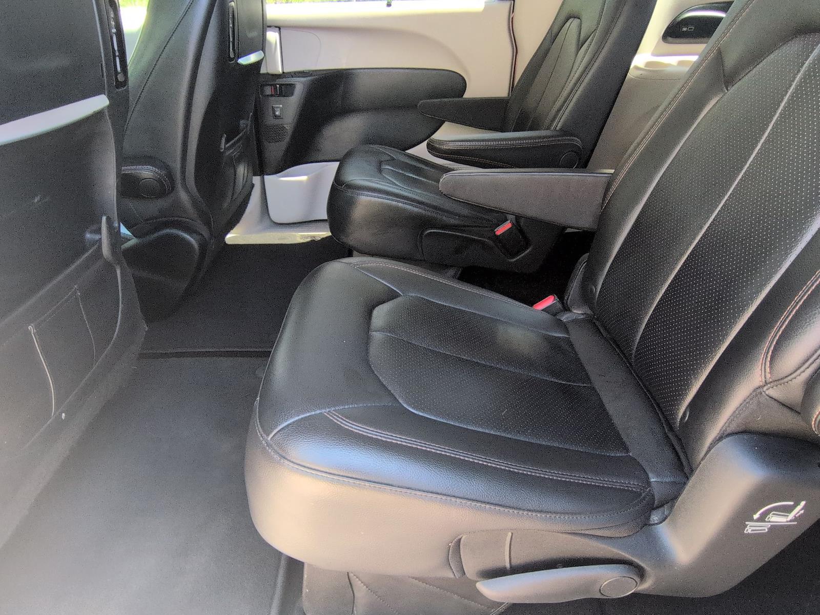 Used 2018 Chrysler Pacifica - photo 22
