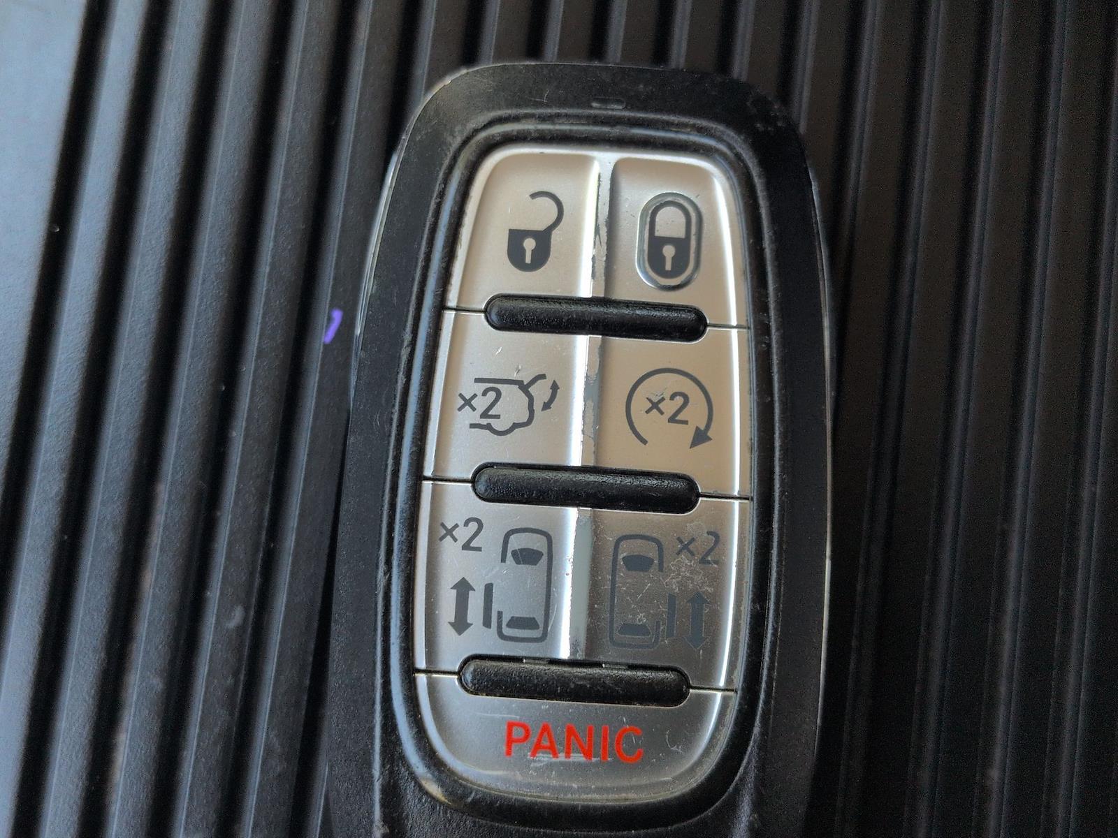 Used 2018 Chrysler Pacifica - photo 38