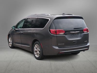 2019 Chrysler Pacifica FWD Minivan for sale #KR588230P - photo 2
