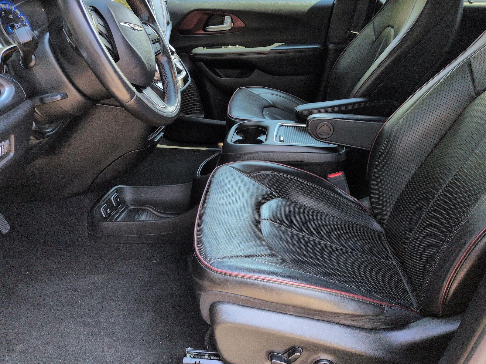 Used 2020 Chrysler Pacifica - photo 19