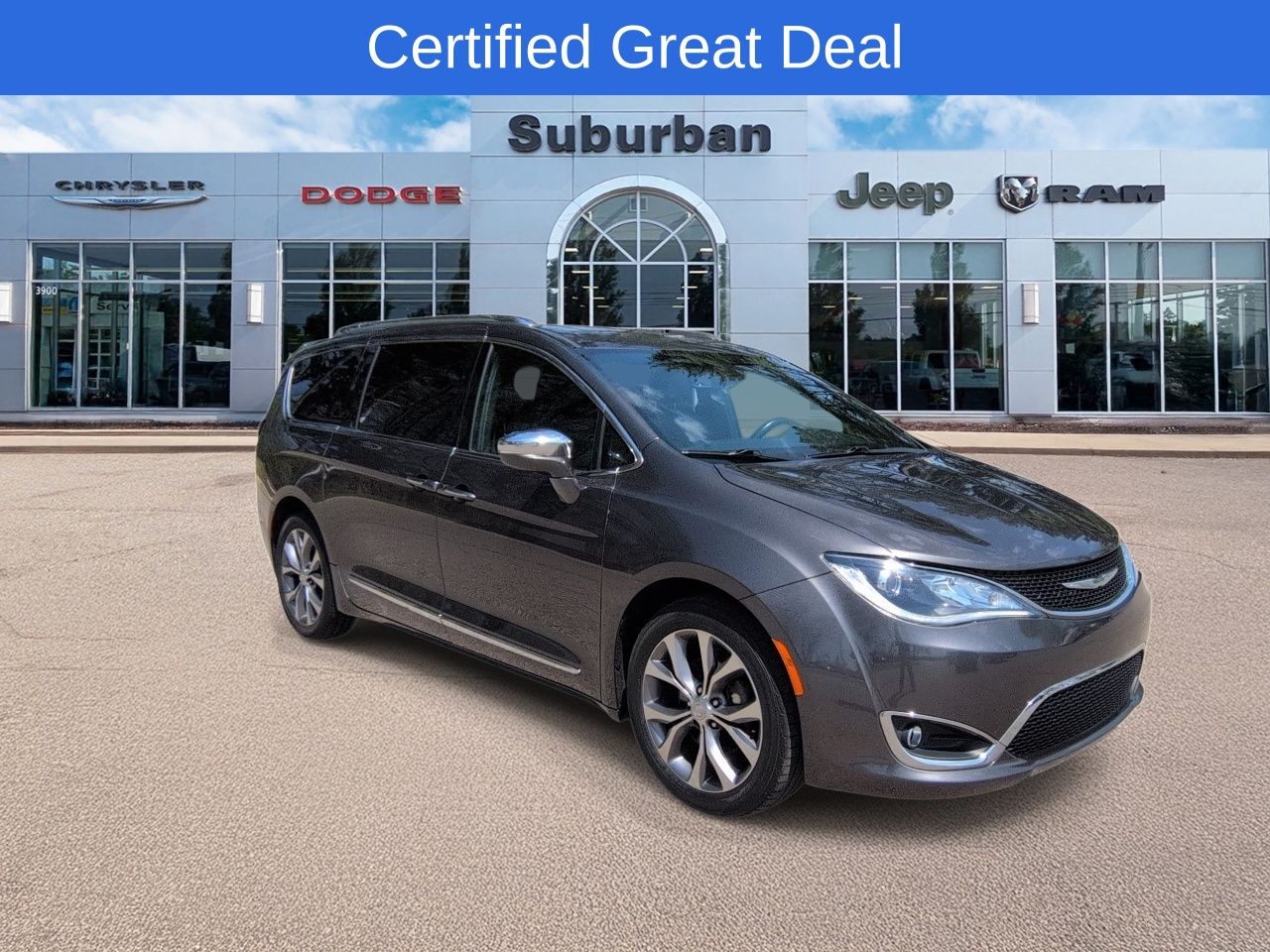 Used 2020 Chrysler Pacifica - photo 2