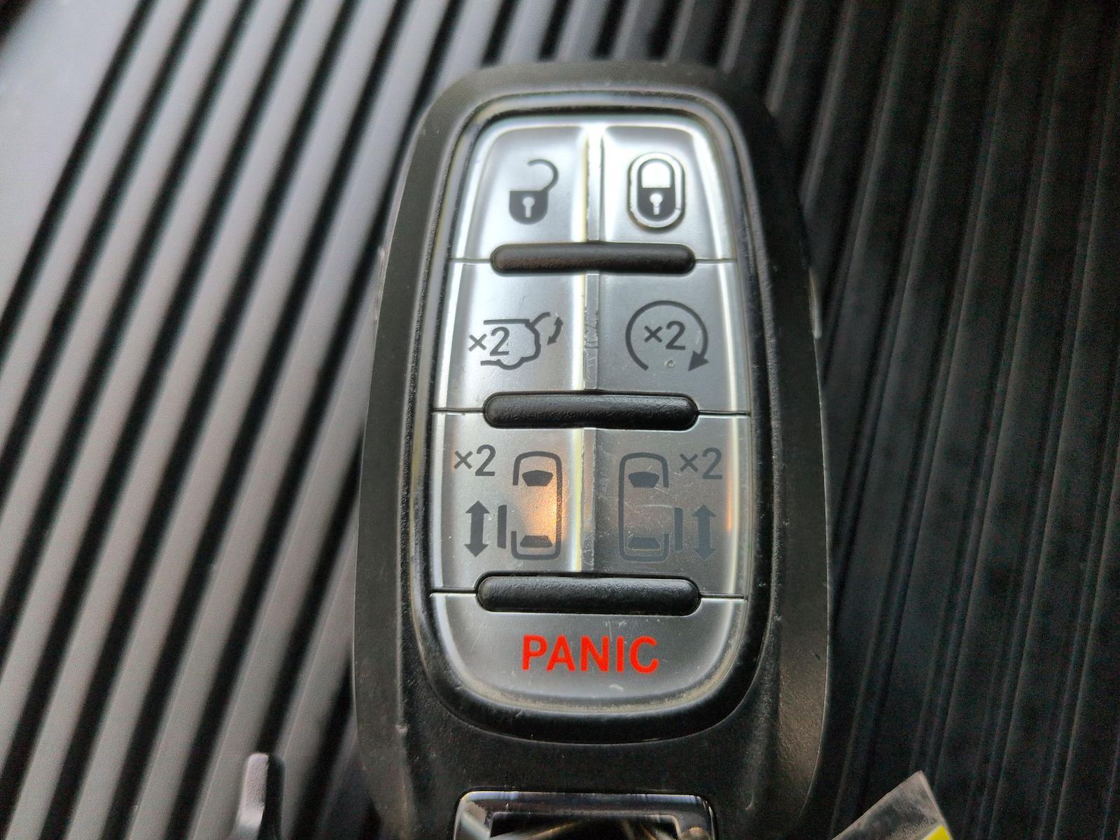 Used 2020 Chrysler Pacifica - photo 40