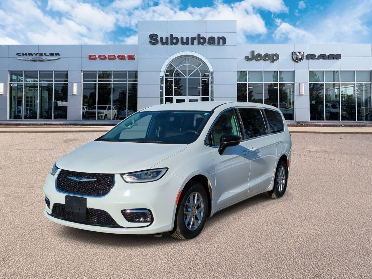 Used 2024 Chrysler Pacifica - photo 6