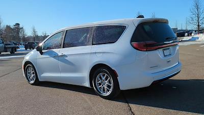 Used 2024 Chrysler Pacifica - photo 1