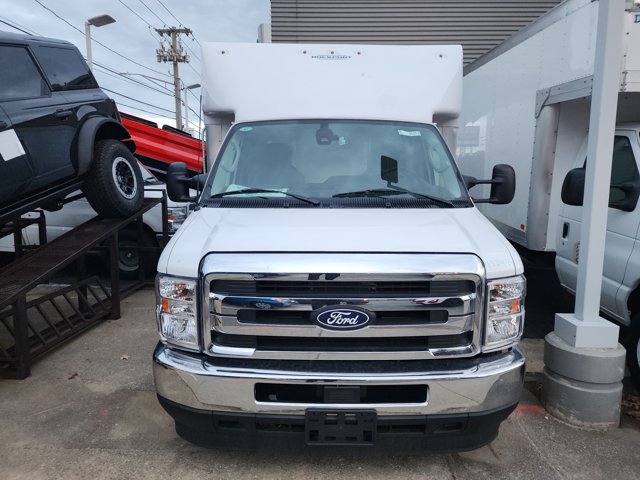 New 2026 Ford E-350 - photo 18