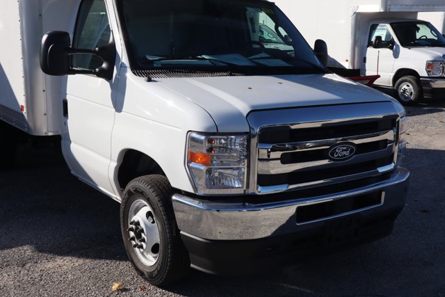 New 2026 Ford E-450 - photo 6
