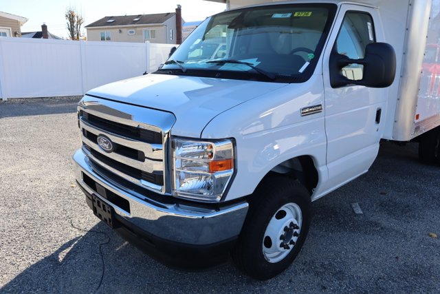 New 2026 Ford E-450 - photo 5