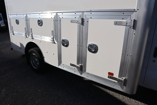 New 2026 Ford E-450 - photo 8