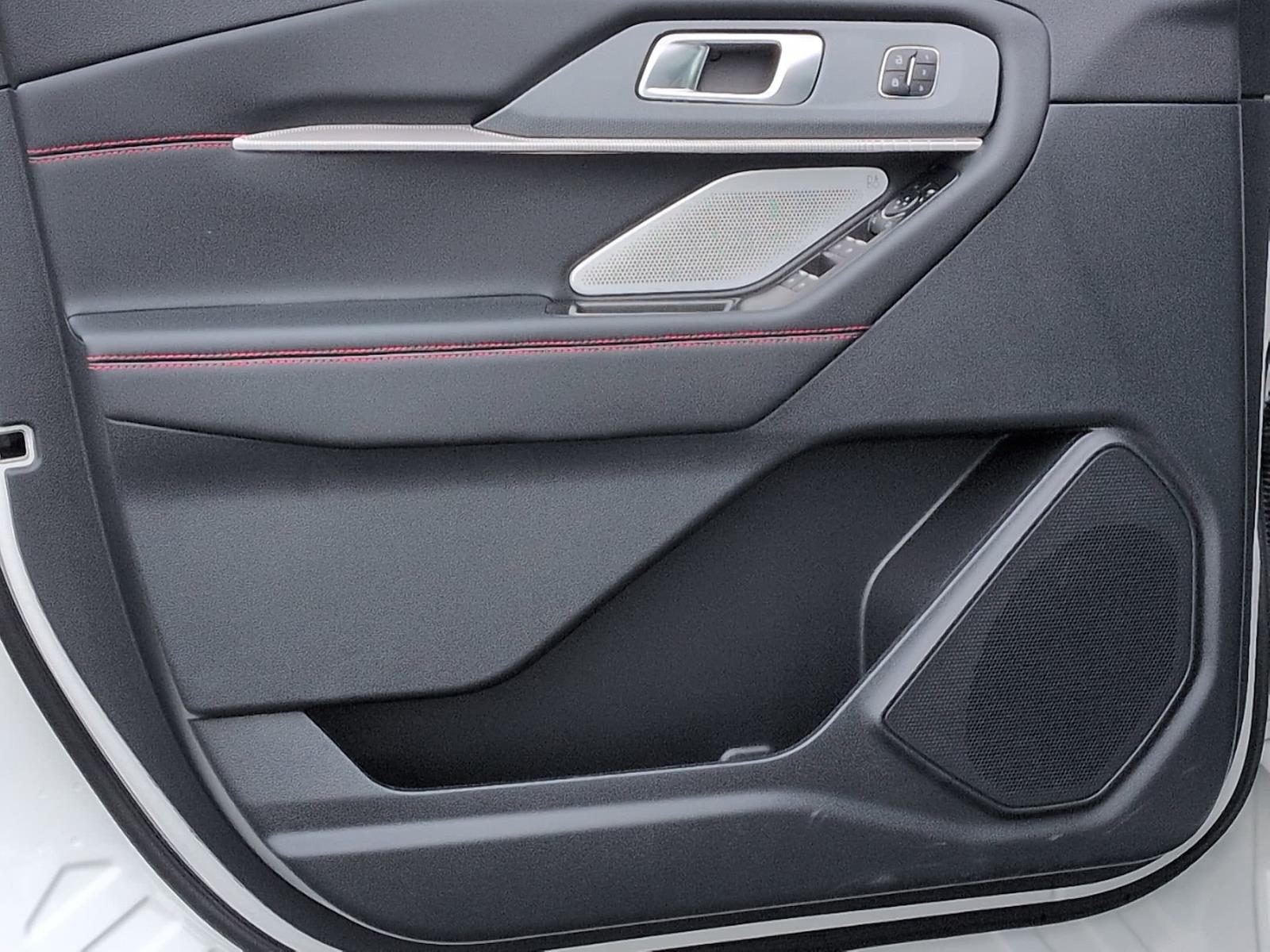 New 2026 Ford Explorer - photo 9