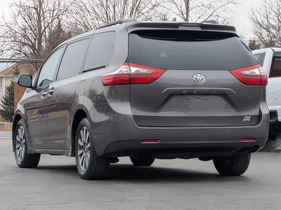 Used 2020 Toyota Sienna - photo 1