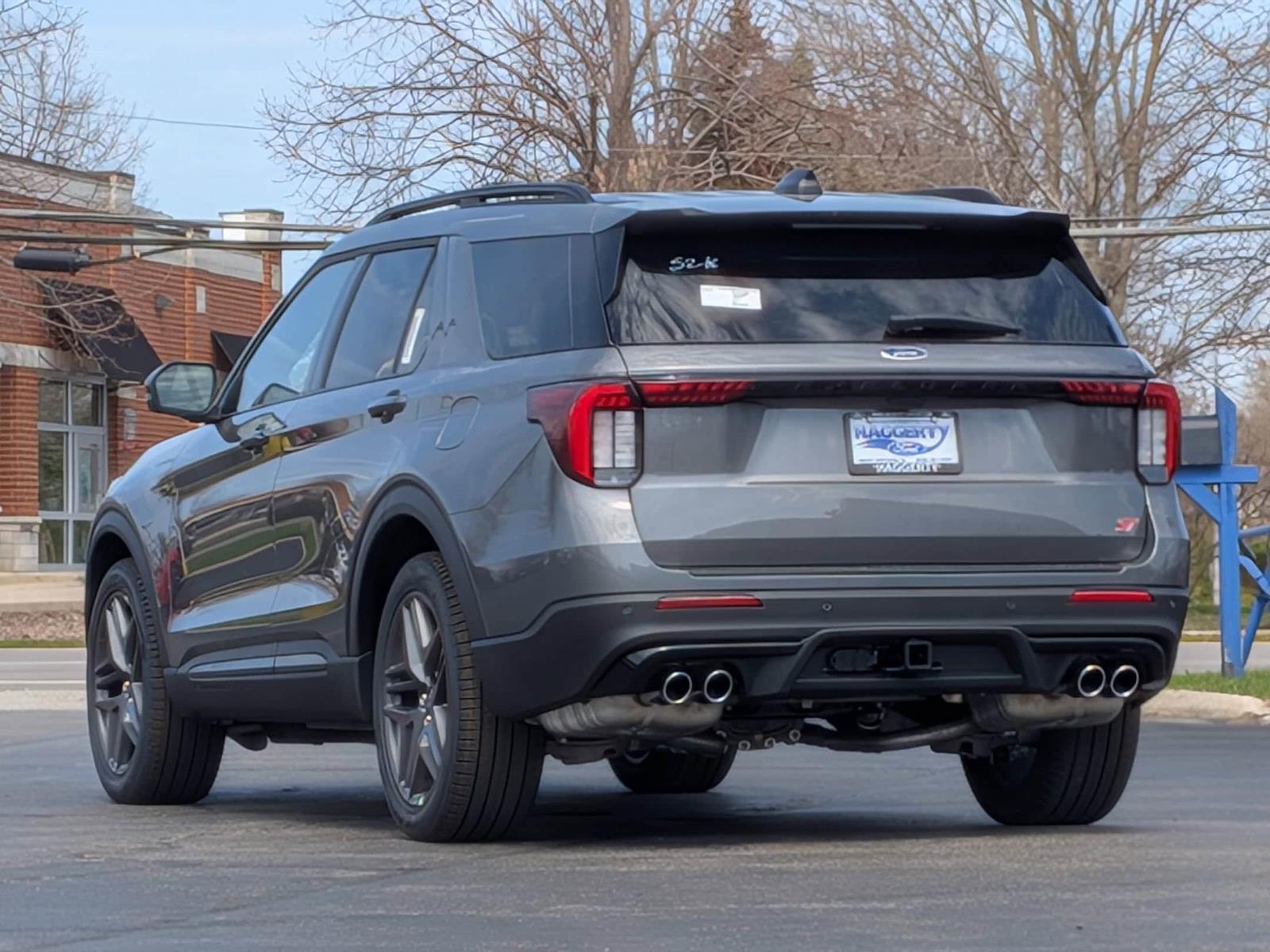 New 2026 Ford Explorer - photo 2