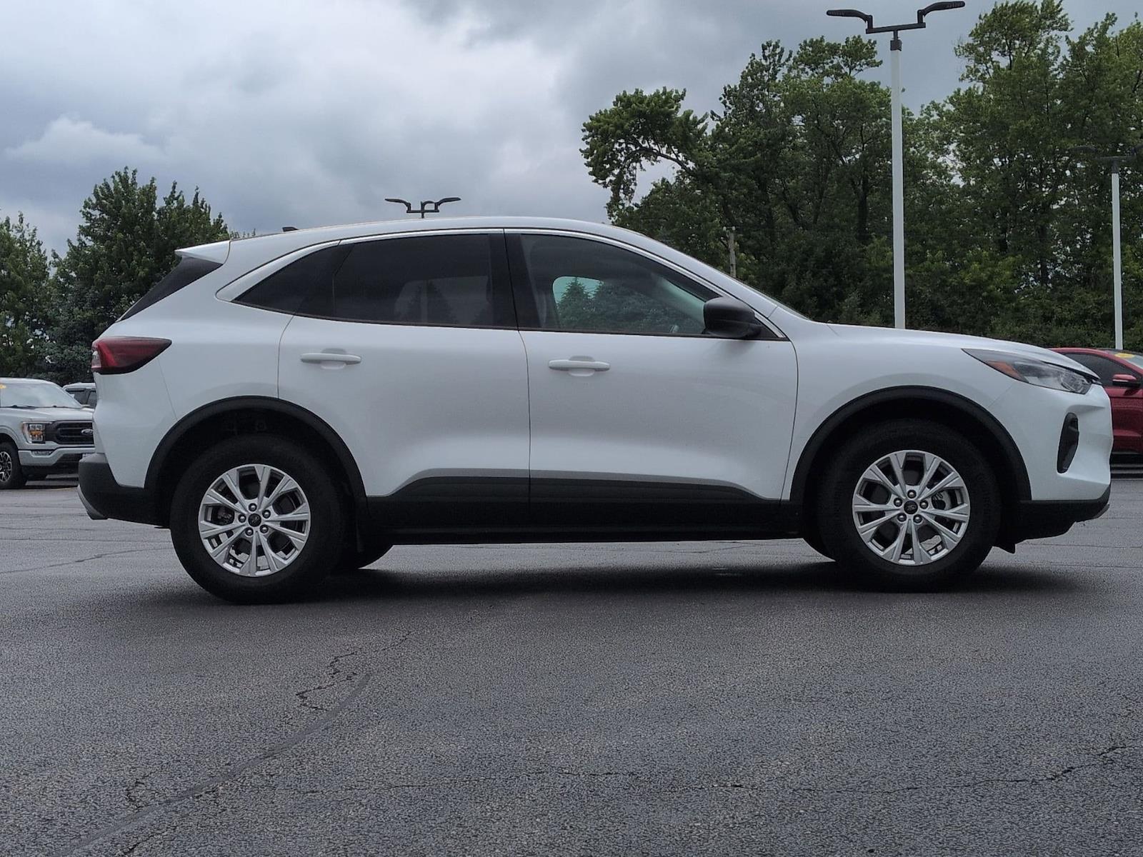 Used 2023 Ford Escape - photo 5
