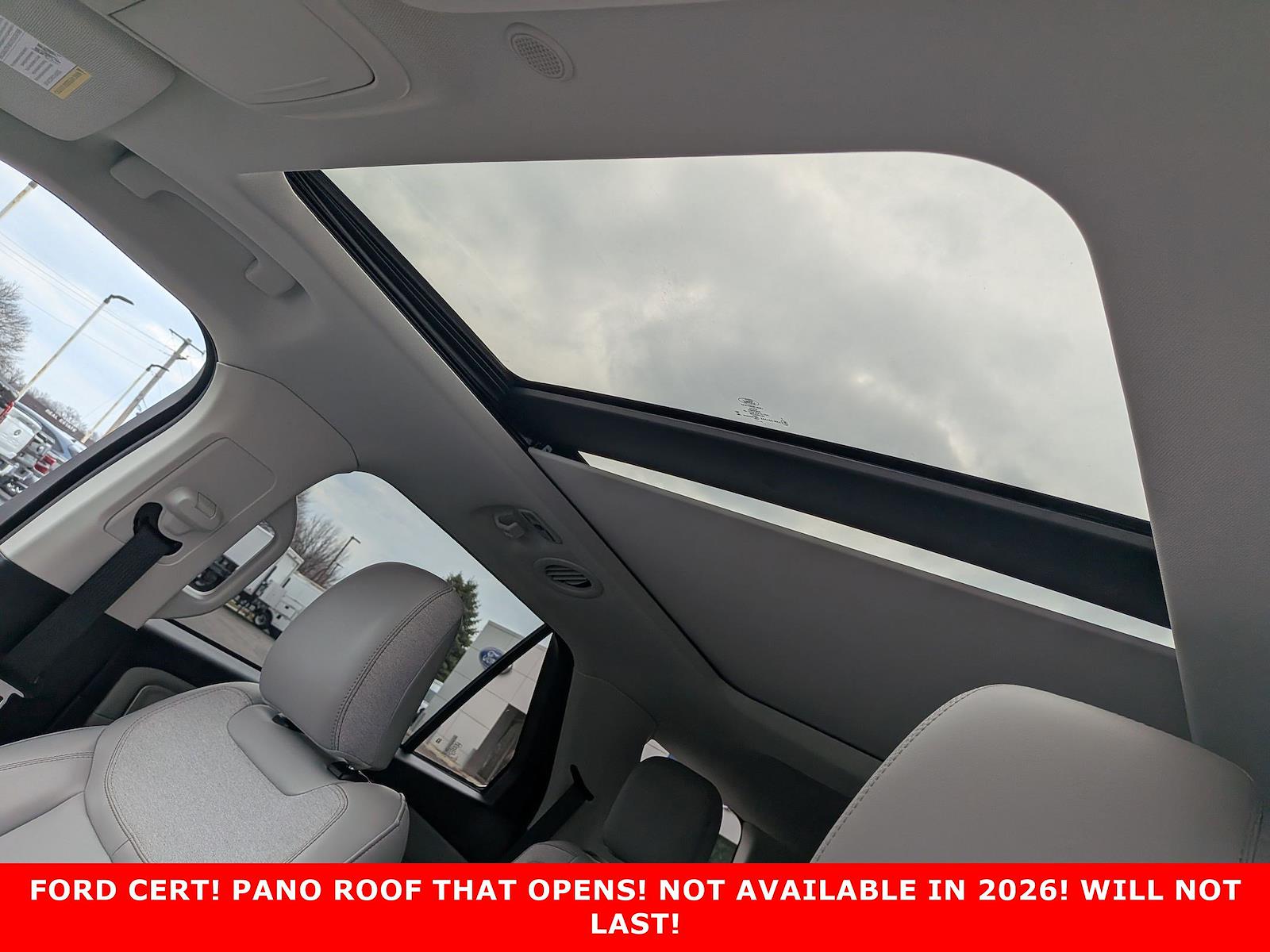 Used 2025 Ford Explorer - photo 13
