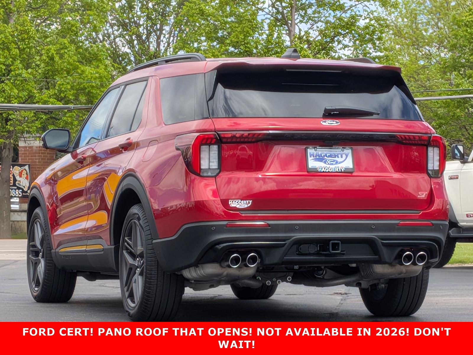 Used 2025 Ford Explorer - photo 8