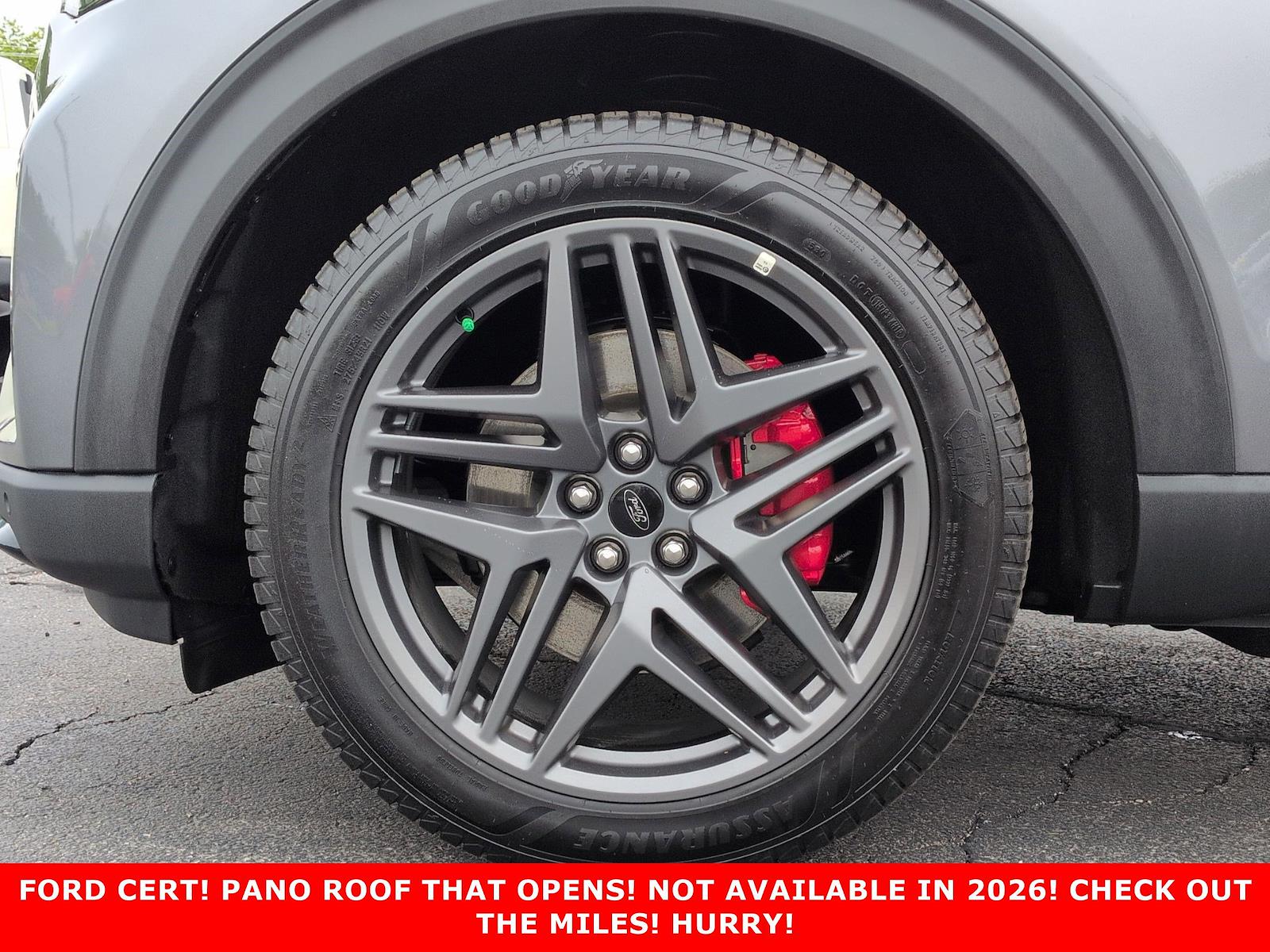 Used 2025 Ford Explorer - photo 10